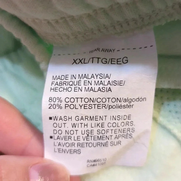 UNDER Armour men's green shorts - Picture 6 of 6